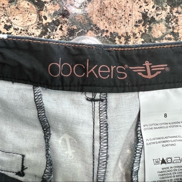 Dockers Women's Navy Blue Anchor Shorts Size 8 - Picture 3 of 8